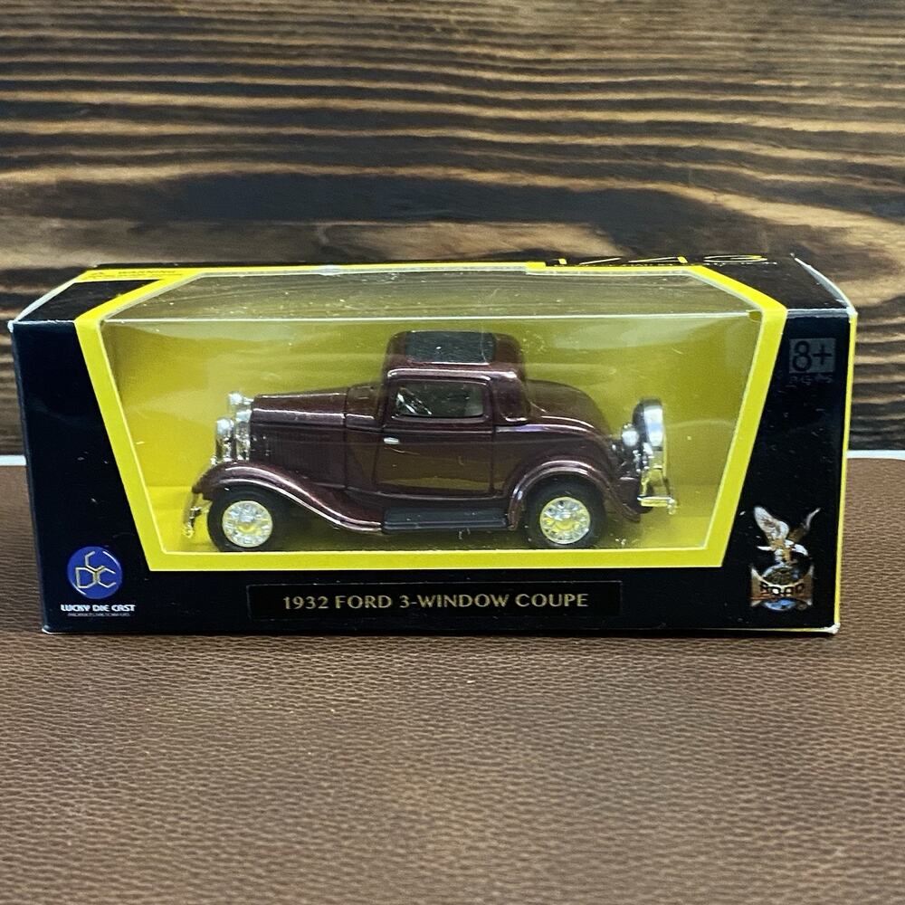 1932 Ford 3-Window Coupe Burgundy 1/43 Die Cast Car By Road Signature